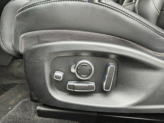 Jaguar I-PACE 10 of 20