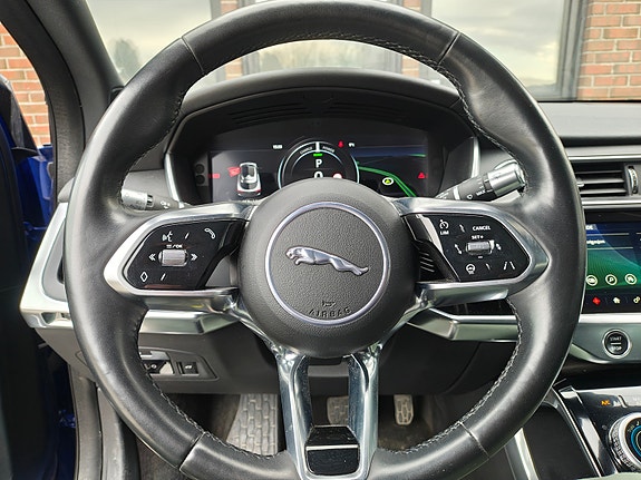 Jaguar I-PACE 13 of 20
