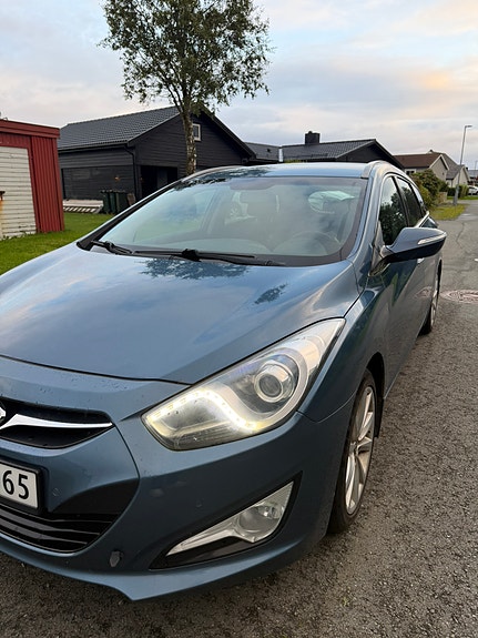 Hyundai i40 2 of 12