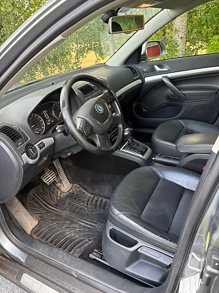 Skoda Octavia Scout 8 of 11