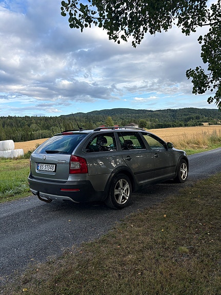 Skoda Octavia Scout 3 of 11