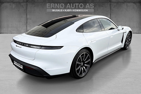 Porsche Taycan 7 of 15