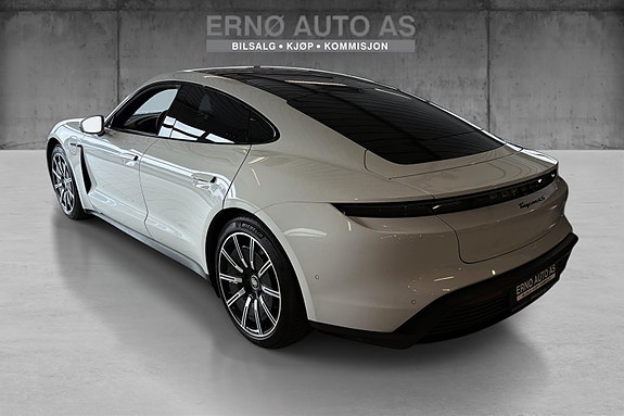 Porsche Taycan 5 of 15