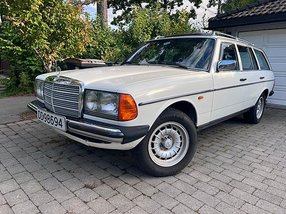 Mercedes-Benz 200 4 of 30