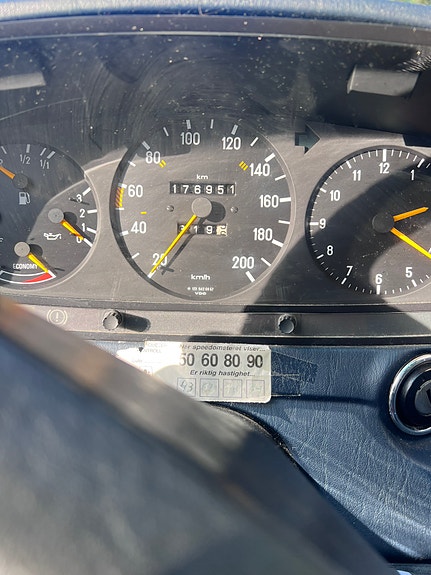 Mercedes-Benz 200 11 of 30