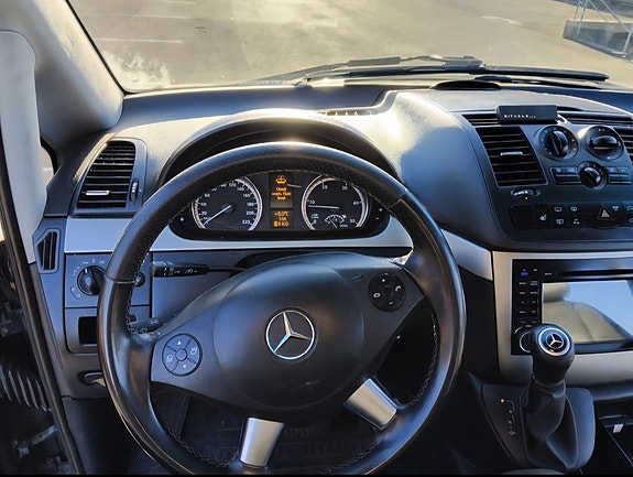 Mercedes-Benz Viano 19 of 20