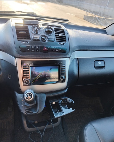 Mercedes-Benz Viano 14 of 20