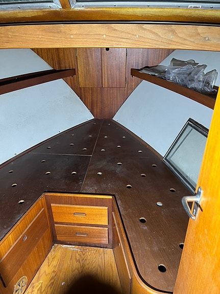 Restaureringsprosjekt  Storebro  34 Royal Cruiser 13 of 30