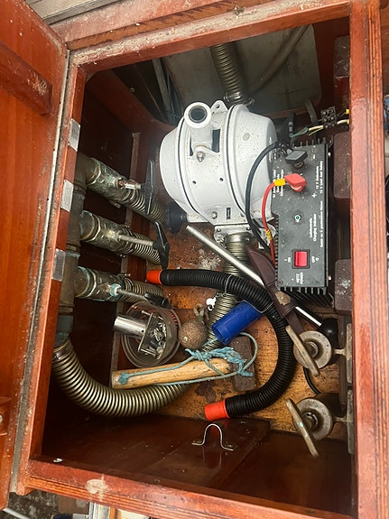 Restaureringsprosjekt  Storebro  34 Royal Cruiser 29 of 30
