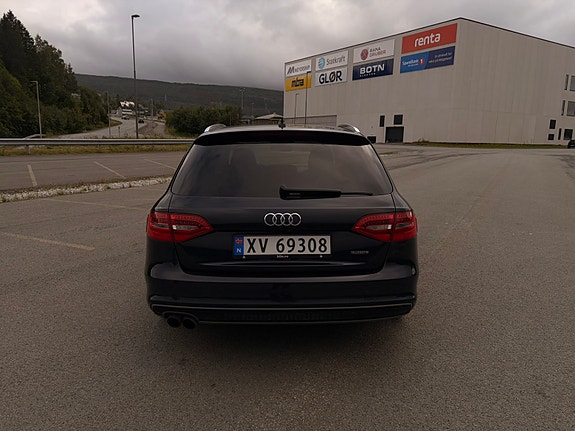 Audi A4 5 of 30