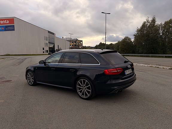 Audi A4 6 of 30