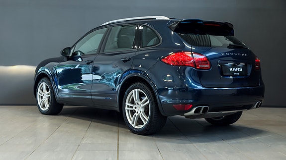 Porsche Cayenne 4 of 30