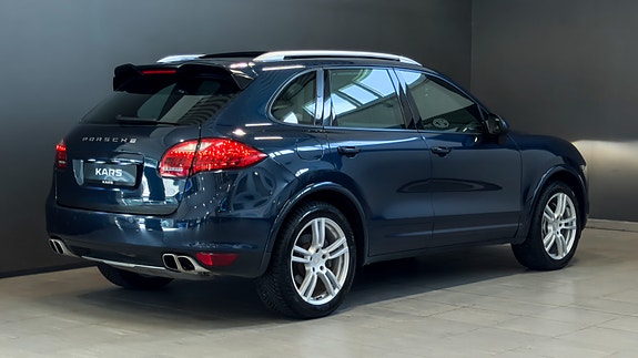 Porsche Cayenne 13 of 30