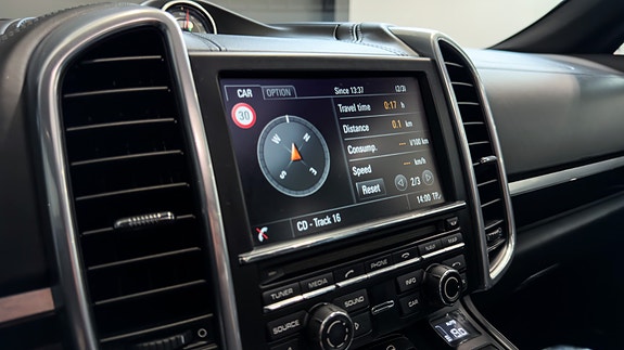 Porsche Cayenne 23 of 30