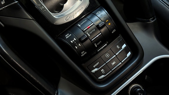 Porsche Cayenne 29 of 30