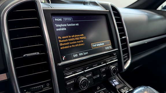 Porsche Cayenne 21 of 30