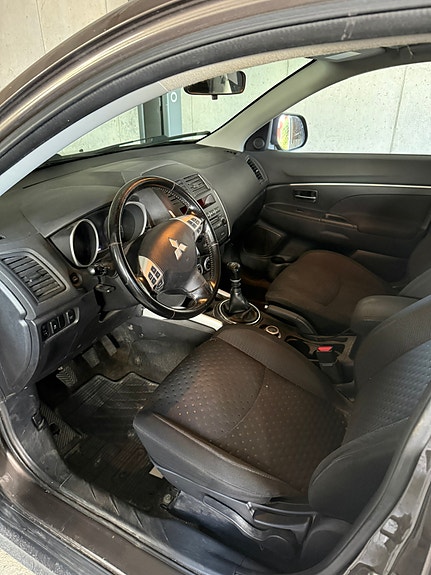 Mitsubishi ASX 7 of 11