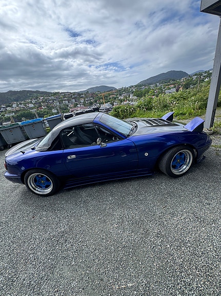 Mazda MX-5 6 of 8