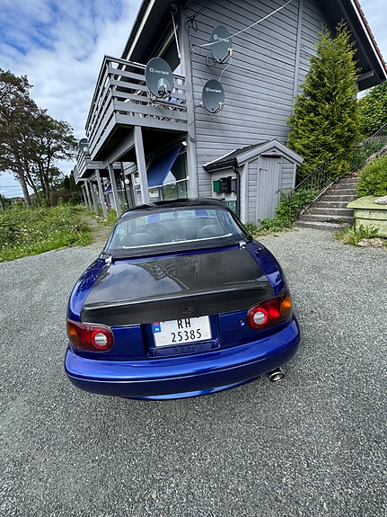 Mazda MX-5 4 of 8
