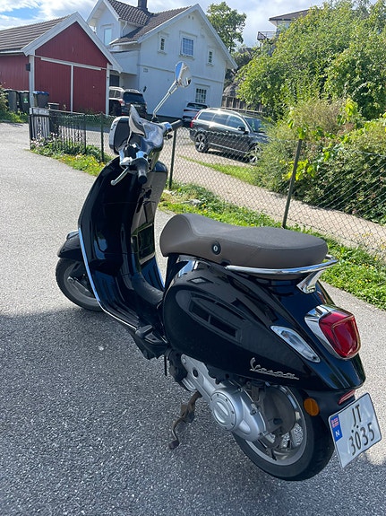 Vespa Primavera 50 3 of 4