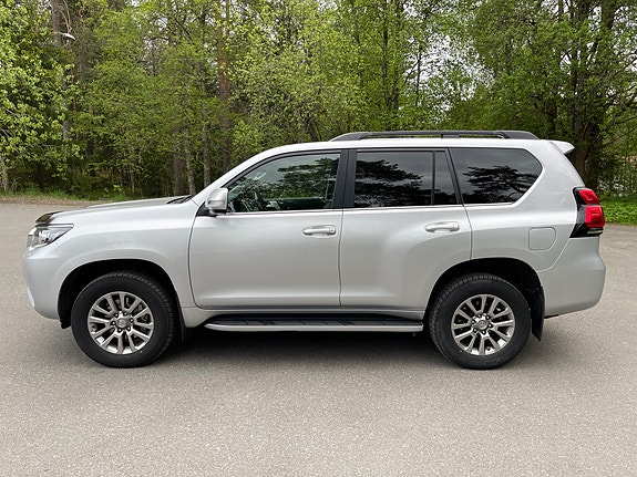 Toyota Land Cruiser 4 of 23