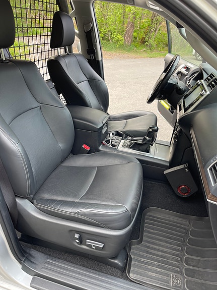 Toyota Land Cruiser 20 of 23
