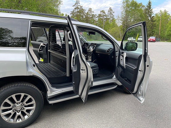 Toyota Land Cruiser 19 of 23