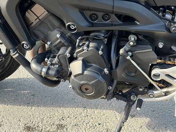 Yamaha MT-09 7 of 11