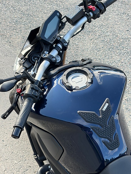 Yamaha MT-09 6 of 11