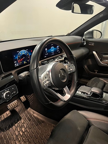 Mercedes-Benz A200 12 of 16