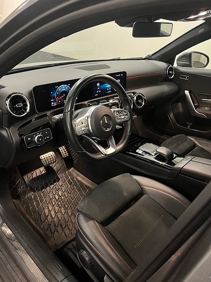 Mercedes-Benz A200 8 of 16