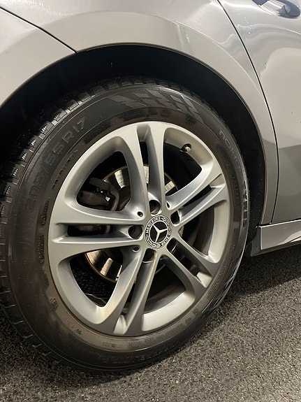 Mercedes-Benz A200 7 of 16