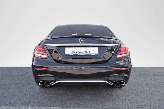 Mercedes-Benz E43 9 of 30