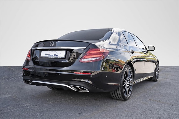 Mercedes-Benz E43 8 of 30