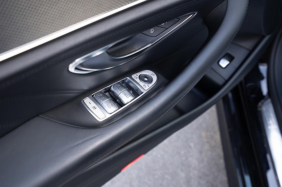 Mercedes-Benz E43 13 of 30