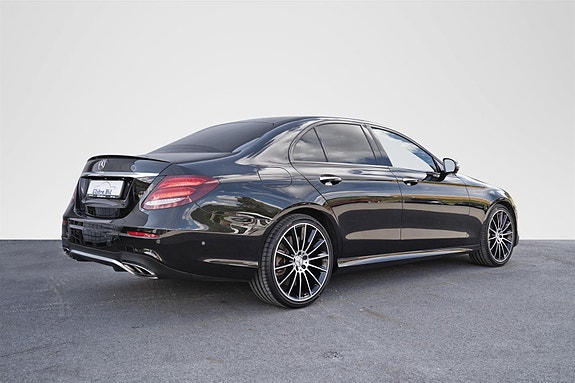 Mercedes-Benz E43 7 of 30