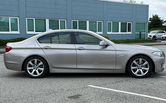 BMW 520d 4 of 14