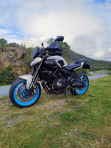 Yamaha MT-07 2 of 8