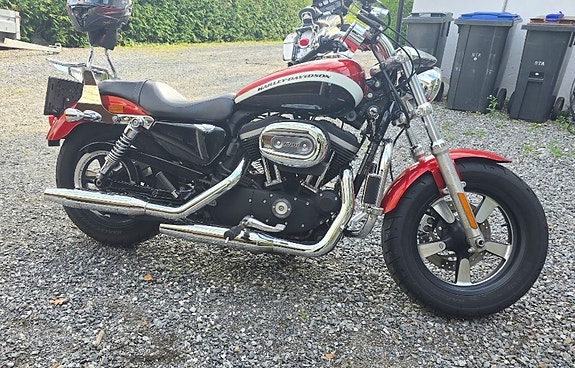 Harley-Davidson XL 1200C Custom Limited 4 of 5