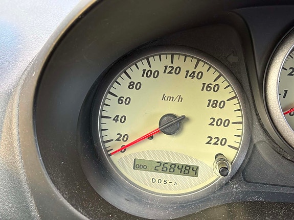 Toyota RAV4 11 of 12