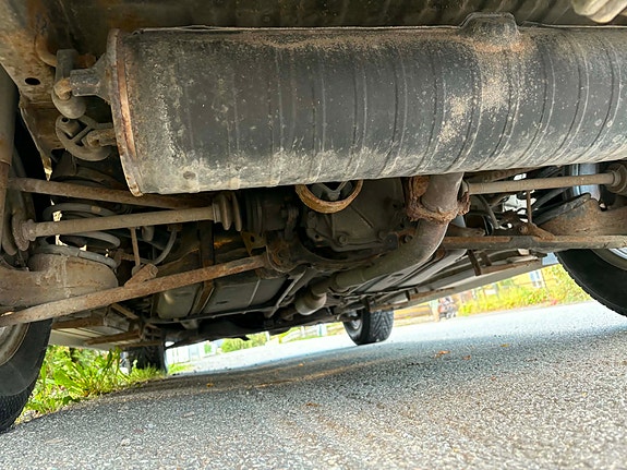 Toyota RAV4 2 of 12