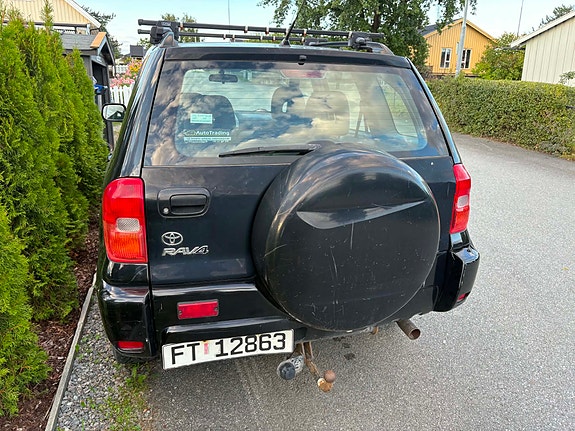 Toyota RAV4 10 of 12