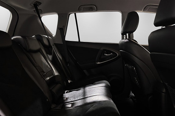 Toyota RAV4 25 of 30