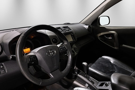 Toyota RAV4 16 of 30