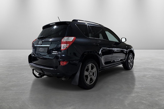 Toyota RAV4 8 of 30