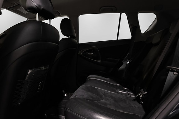 Toyota RAV4 21 of 30