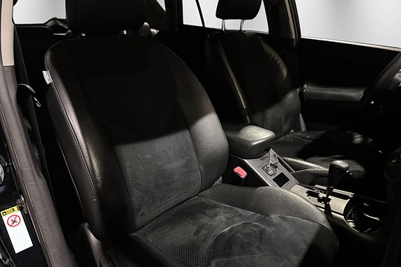 Toyota RAV4 29 of 30
