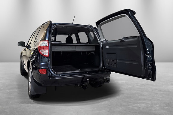 Toyota RAV4 22 of 30