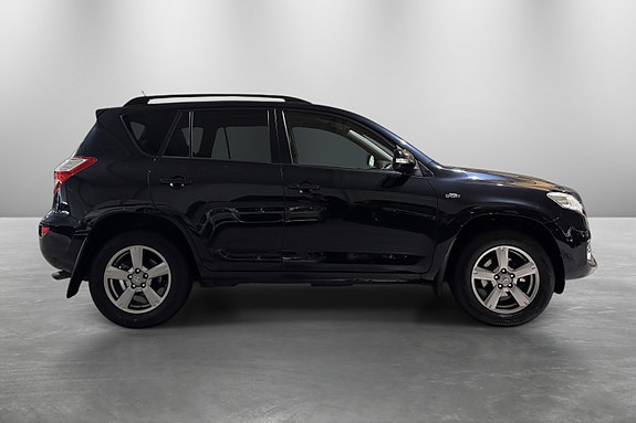 Toyota RAV4 9 of 30