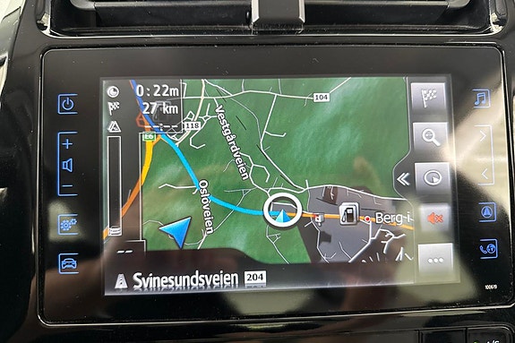 Toyota Prius Plug-in Hybrid 20 of 28